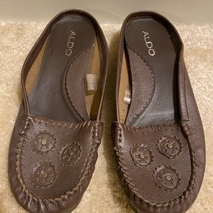 Women’s Aldo slip on flats